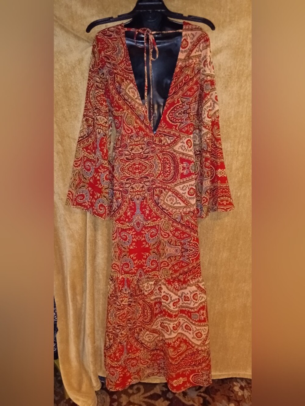 NWT Influence UK Red Paisley V-Neck Bell Sleeve Boho Maxi Dress - Picture 2 of 4